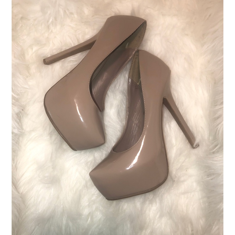 Nude patent pump